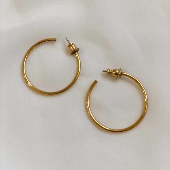 Vintage Jewelry - VTG Gold Slim Medium Size Hoop Earrings